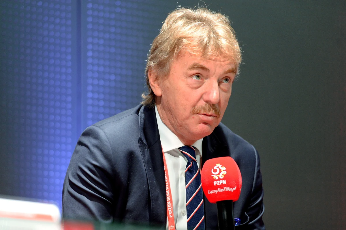 ​Prezes PZPN Zbigniew Boniek podczas XVIII Ogólnopolskiej Konferencji "Bezpieczny stadion" w Kielcach zapewnił, że na polskich obiektach jest znacznie bezpieczniej niż 15 lat temu. "Musimy jednak wyeliminować z nich ludzi niezainteresowanych sportem" - powiedział Boniek. "Jeśli się zastanowimy, jak wyglądało bezpieczeństwo na polskich stadionach 18 czy 15 lat temu, a jak jest teraz, to wynika z tego, że idziemy w dobrym kierunku. Idealnie nigdy nie będzie, ale robimy wszystko, aby podczas sportowych imprez ludzie czuli się coraz bezpieczniej" - zaznaczył. 