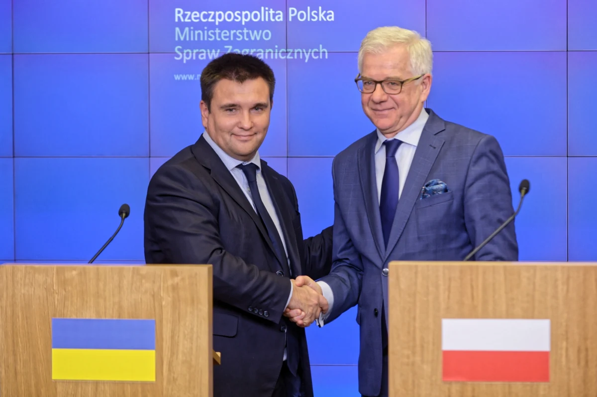 Polska ambasada w Kijowie interweniowała w MSZ Ukrainy ws. oświadczenia Rady Obwodowej Lwowa nt. usunięcia posągów dwóch lwów z Cmentarza Orląt Lwowskich - poinformował w piątek szef MSZ Jacek Czaputowicz. Wyraził nadzieję, że ciągle możliwe jest znalezienie porozumienia w tej sprawie.