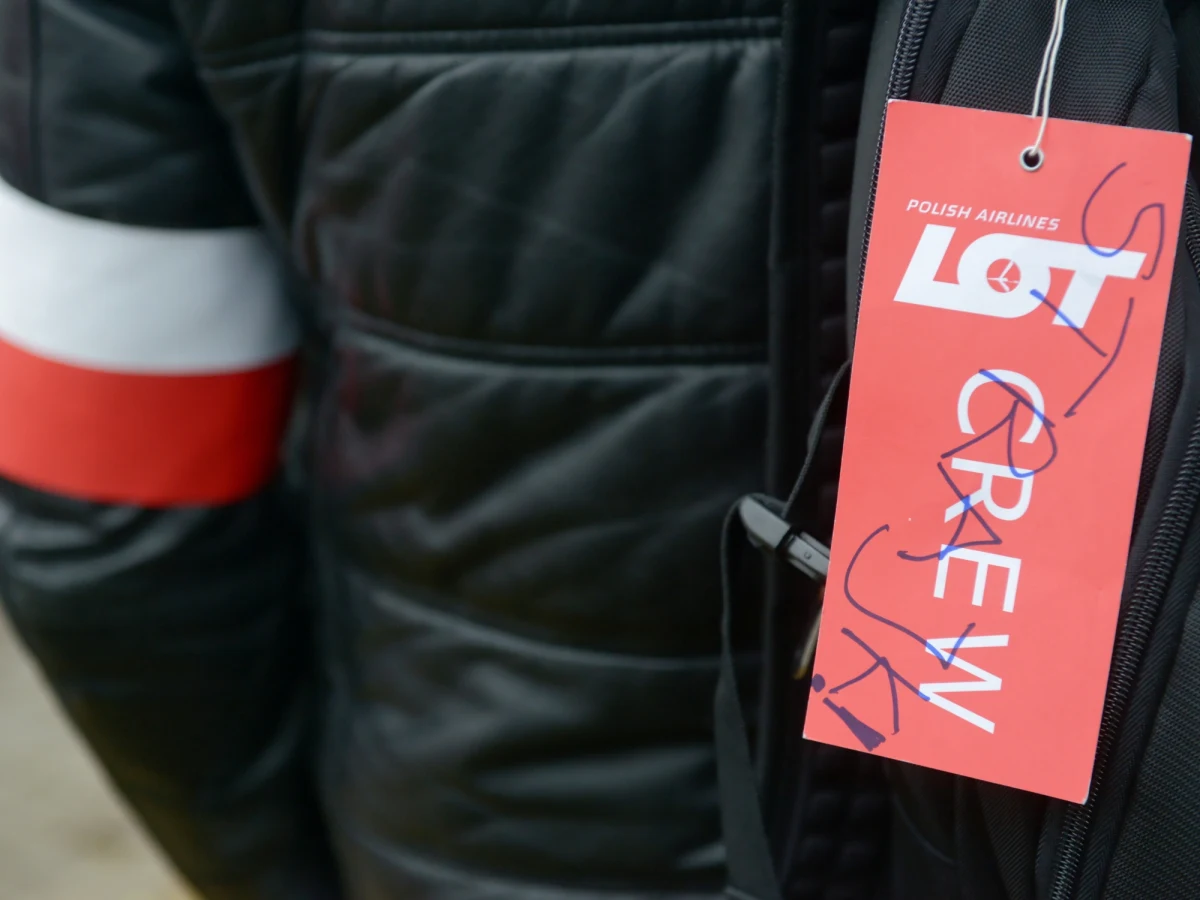 ​Strajk związkowców PLL LOT zostaje zawieszony do poniedziałku do godziny 14:00 - poinformowali w sobotę nad ranem przedstawiciele zarządu spółki oraz związkowców. Strony spotkają się w poniedziałek o godzinie 8:00 w celu kontynuowania negocjacji.