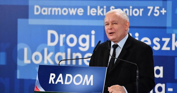 „Wiemy, że musimy przestrzegać europejskiego prawa, i będziemy go przestrzegali (…) - ale oczekujemy także, że władze Unii Europejskiej też tego prawa będą przestrzegać i będą przestrzegać zasady równości” - oświadczył lider Prawa i Sprawiedliwości Jarosław Kaczyński podczas spotkania wyborczego swej partii w Radomiu. Oceniając wyniki wyborów samorządowych, stwierdził zaś m.in., że „wielu mieszkańców dużych miast zostało okłamanych, (…) że Prawo i Sprawiedliwość przygotowuje Polexit”. Kaczyński wskazał również – nie pierwszy raz w tej kampanii – wzór do naśladowania dla Polski. „Jeżeli chcemy, by Polska szybko szła do przodu, to musimy wzorować się na tych, którzy uzyskali sukces - i to sukces niebywały. Takim krajem jest Irlandia” – stwierdził lider PiS.