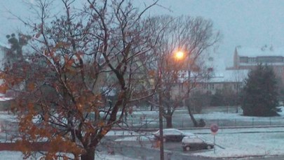 Biało w Warmińsko-Mazurskiem. Śnieg spadł w Olsztynie