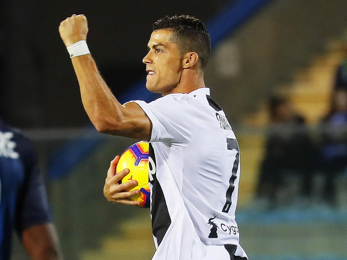 ​Piłkarz Juventusu Turyn Cristiano Ronaldo, który wcześniej bronił barw Realu Madryt, wini prezesa hiszpańskiego klubu Florentino Pereza za to, że musiał odejść z zespołu. "Naszą relację zawsze traktował biznesowo" - powiedział Portugalczyk na łamach "France Football".