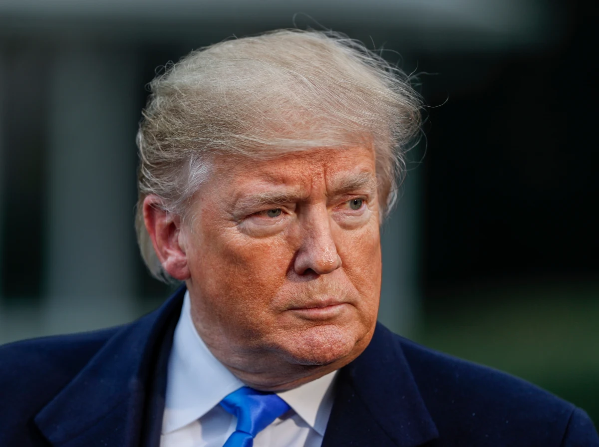 Jak podały czeski tygodnik "Respekt" i brytyjski dziennik „Guardian”, w latach 80. czechosłowackie Bezpieczeństwo Państwowe (StB) intensywnie zbierało informacje o Donaldzie Trumpie i jego powiązaniach z rządowymi kręgami USA.