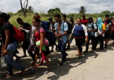 Karawana migrantów w drodze. W USA wojskowa mobilizacja