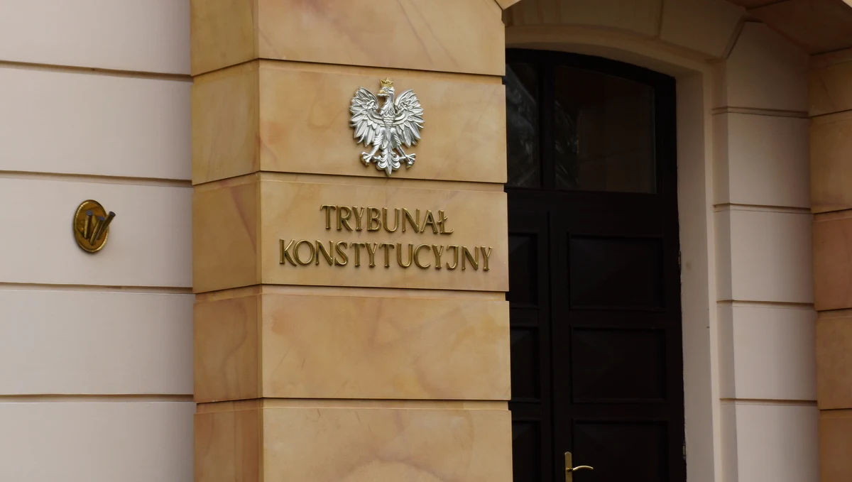 Do 13 listopada odroczył Trybunał Konstytucyjny rozpatrywanie sprawy wniosku prezydenta o zbadanie konstytucyjności nowelizacji dotyczącej zniesienia górnego limitu składek na ZUS. We wtorek - przez dwie godziny - TK m.in. wysłuchał stron postępowania.