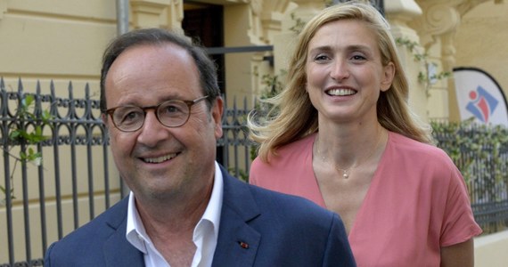 "Wreszcie miłość w biały dzień!"- tak francuskie media komentują fakt, że po pięciu latach utajnionego romansu były prezydent Francois Hollande i znana paryska aktorka Julie Gayet przestali się ukrywać. Kupili nawet wspólnie dom na wsi.
