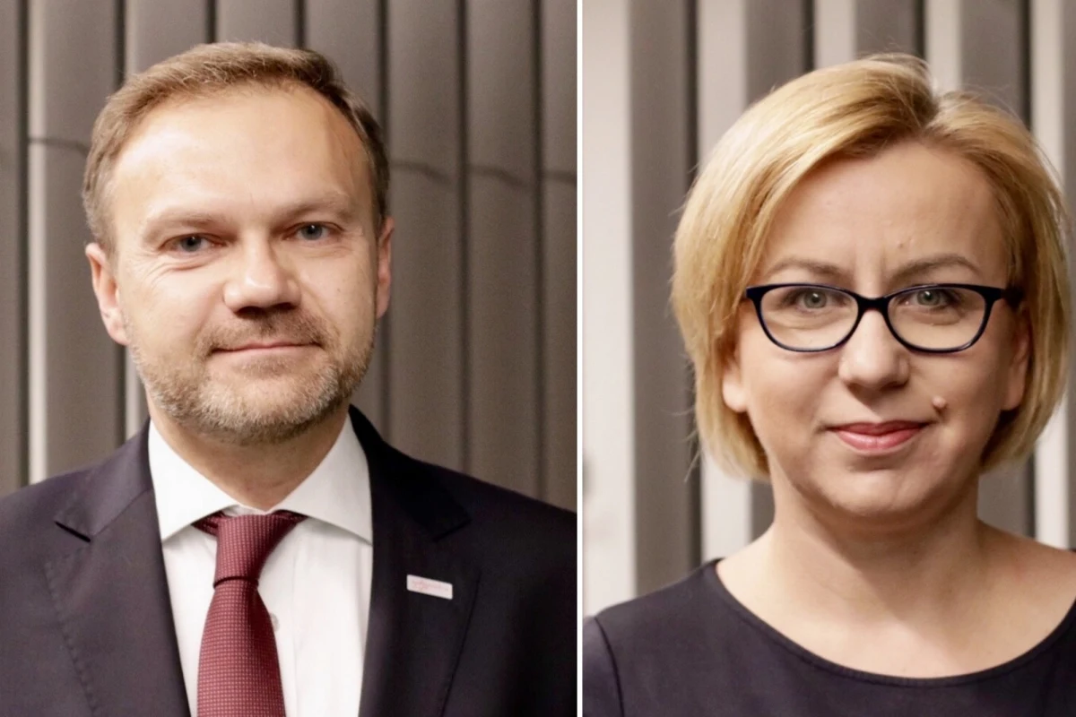 „Wydaje mi się, że prezydent zachęcał do wzięcia udziału w marszu, bo myślał, że głowa państwa powinna jednoczyć. Zdarzyło się, jak się zdarzyło (…). Był taki warunek, żeby zjednoczyć się pod biało-czerwoną flagą. Wyszło jak wyszło, szkoda” – powiedział w Popołudniowej rozmowie w RMF FM senator PiS Artur Warzocha. „Prezydent się zakiwał. Ja rok temu wysłałam zapytanie do pana prezydenta (…), jako posłanka RP, co prezydent zamierza zrobić, by marsz 11 listopada w tym roku wyglądał inaczej. Odpowiedź prezydenta do dziś nie nadeszła, więc uznałam, że prezydent w tej materii nic nie zrobi. To smutne” – skomentowała z kolei także obecna w studio Paulina Hennig-Kloska z Nowoczesnej. 