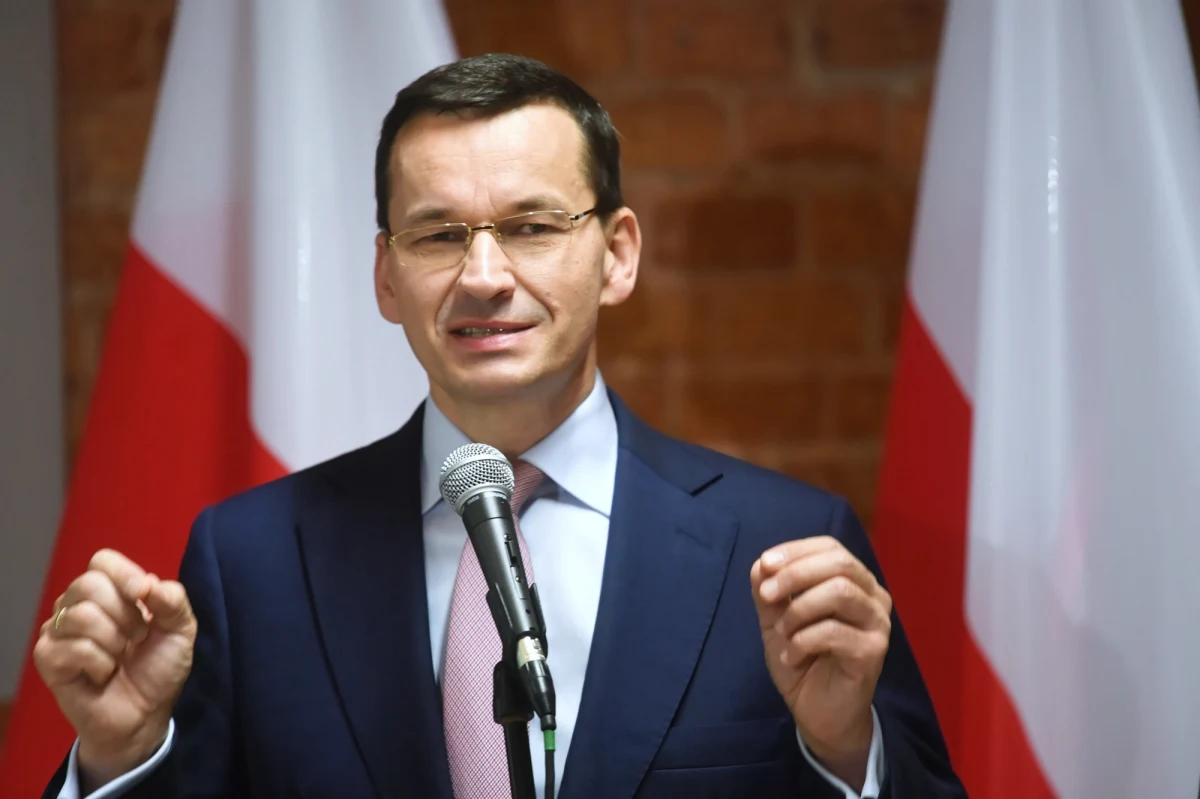Mateusz Morawiecki sprostował w krakowskich gazetach - "Dzienniku Polskim", "Gazecie Krakowskiej" i krakowskiej "Gazecie Wyborczej" - swoją wypowiedź z 14 października dot. działań władz miasta ws. smogu. To efekt wtorkowej decyzji Sądu Apelacyjnego w Krakowie. Sprostowanie ma ukazać się również w telewizjach i na profilu Prawa i Sprawiedliwości na Facebooku. 