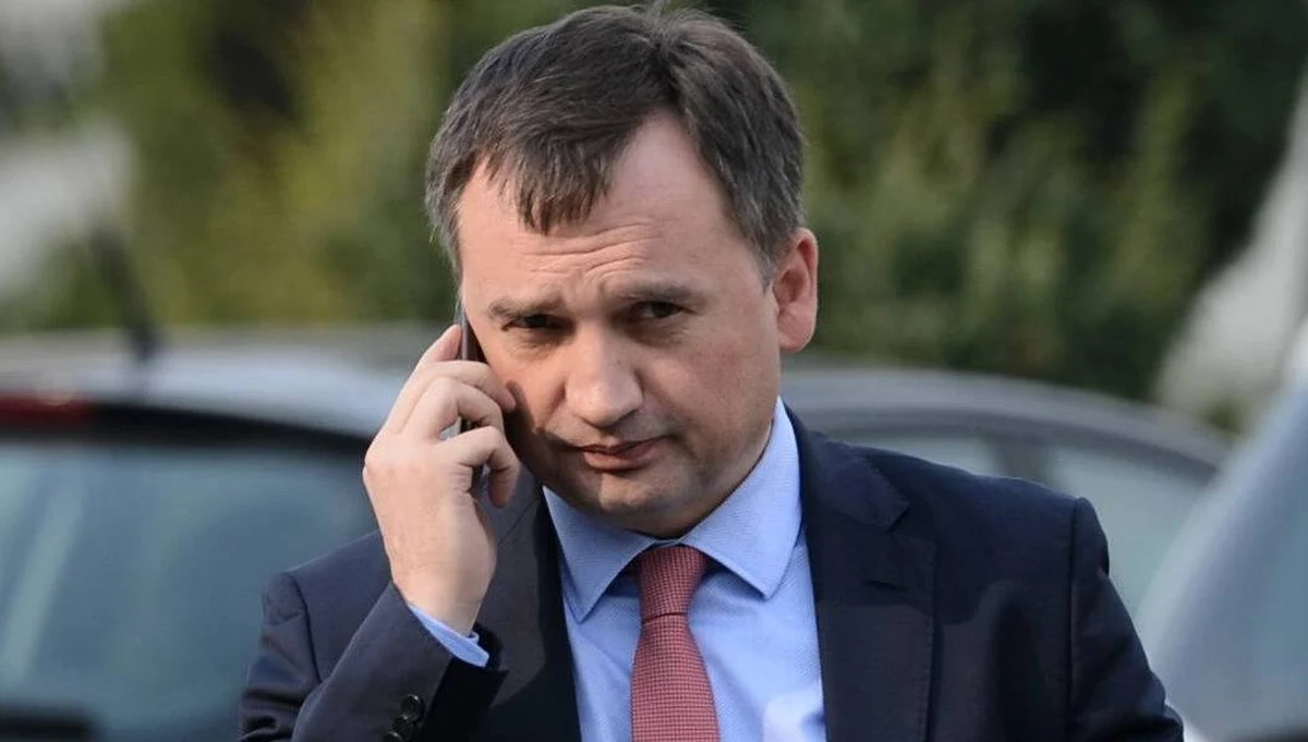 ​Nie ma podstaw, by Trybunał Konstytucyjny badał zgodność unijnych traktatów z konstytucją - wynika z listu szefa MSZ Jacka Czaputowicza do prezes TK Julii Przyłębskiej. W opinii minister zaznacza, że "polskie sądy mają autonomię" i "tylko Trybunał Sprawiedliwości UE może decydować o swoich kompetencjach".