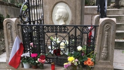 ​Groby Fryderyka Chopina i Jima Morrisona w Paryżu chętnie odwiedzane przez turystów