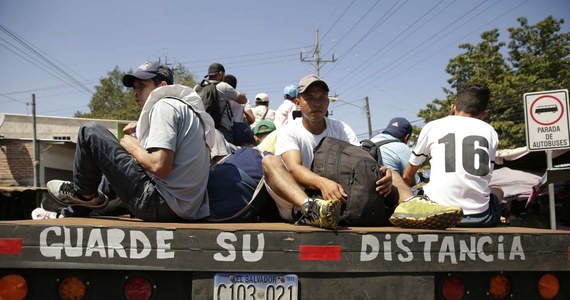 Prezydent Donald Trump powiedział, że USA mogą wysłać 15 tys. żołnierzy na granicę z Meksykiem, aby zatrzymać karawanę migrantów z Ameryki Środkowej, którzy zmierzają w stronę Stanów Zjednoczonych.