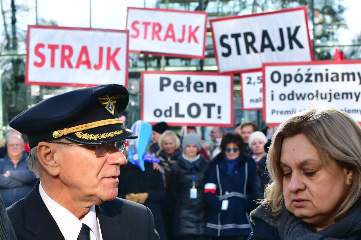 Nawet do rana mogą potrwać rozmowy zarządu LOT-u z Pawłem Borysem, prezesem Polskiego Funduszu Rozwoju i Andrzejem Malinowskim, prezydentem Pracodawców RP. Negocjacje dotyczą trwającego od dwóch tygodni strajku w PLL LOT. Na efekty przed główną siedzibą LOT-u w Warszawie czekało kilkudziesięciu związkowców. Szef Związku Zawodowego Pilotów Komunikacyjnych PLL LOT Adam Rzeszot wyraził nadzieję, że porozumienie uda się osiągnąć w nocy z środy na czwartek.