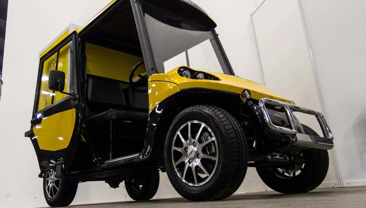 ​Dwie osoby zostały ranne po tym, jak melex stoczył się z kilkunastometrowej skarpy w Piątkowej, koło Błażowa na Podkarpaciu.