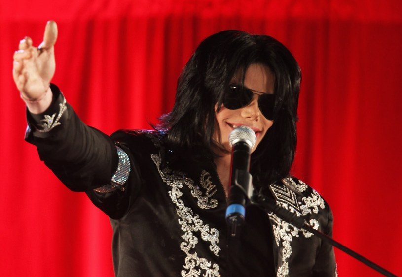 Po raz szósty z rzędu w rankingu najlepiej zarabiających po śmierci gwiazd zwyciężył Król Popu Michael Jackson.