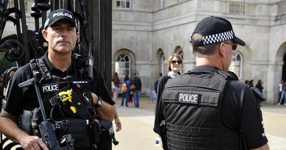 ​Londyńska policja metropolitalna poinformowała w piątek o aresztowaniu mężczyzny, który ranił nożem dwie osoby w pobliżu siedziby wytwórni muzycznej Sony w zachodnim Londynie. Jak podkreślono, incydent nie miał charakteru ataku terrorystycznego.