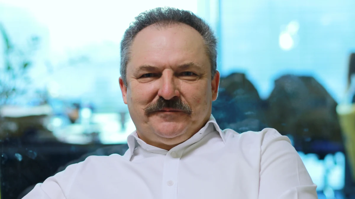 Marek Jakubiak odchodzi z klubu Kukiz 15 - dowiedział się nasz reporter Patryk Michalski. Poseł w ciągu miesiąca ma poinformować o swojej politycznej przyszłości. Dzisiaj o godzinie 22:00 wyda oświadczenie w mediach społecznościowych. Jakubiak był kandydatem Kukiz'15 na prezydenta Warszawy. Na naszej antenie zapowiedział, że rozważa utworzenie własnej partii. 
