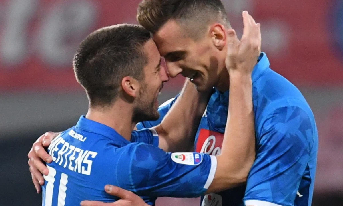 Arkadiusz Milik zdobył bramkę, a Belg Dries Mertens popisał się hat-trickiem w barwach Napoli w wygranym 5:1 meczu 11. kolejki włoskiej ekstraklasy piłkarskiej z Empoli. Polak na boisko wszedł w 83. minucie, zmieniając Piotra Zielińskiego, a do siatki trafił w 90.