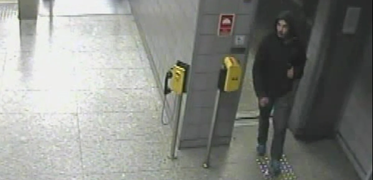 Warszawska policja szuka mężczyzny, który ukradł defibrylator ze stacji metra Słodowiec. Funkcjonariusze opublikowali wizerunek poszukiwanego i proszą o kontakt wszystkich, którzy go rozpoznają. 