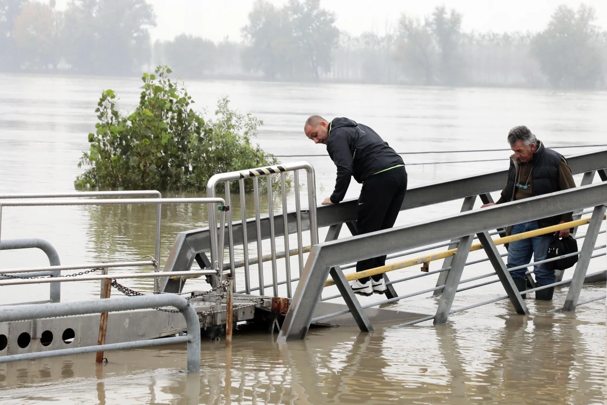 Dramatyczne skutki niedawnych wichur i gwałtownych burz na północy Włoch. W Wenecji Euganejskiej i w Trydencie zniszczone zostały ogromne obszary leśne, drogi i budynki. "Sytuacja jest apokaliptyczna" - stwierdził szef włoskiej Obrony Cywilnej Angelo Borrelli.
