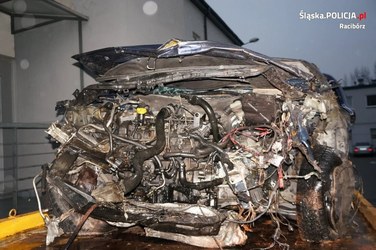 Do tragicznego w skutkach wypadku doszło w sobotę około godz. 12:30 na ulicy Odrodzenia w Markowicach pod Raciborzem w woj. śląskim. Sprawca był pijany. W wyniku zderzenie dwóch aut zginęło jadące jednym z nich małżeństwo. 