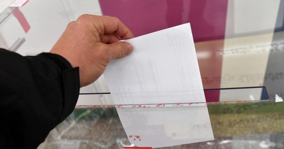 Do sześciu przypadków naruszenia ciszy wyborczej doszło w województwie świętokrzyskim. Dwa z nich miały miejsce w powiecie skarżyskim, gdzie uszkodzono i skradziono banery wyborcze. Oba zdarzenia policja zakwalifikowała jako przestępstwa.