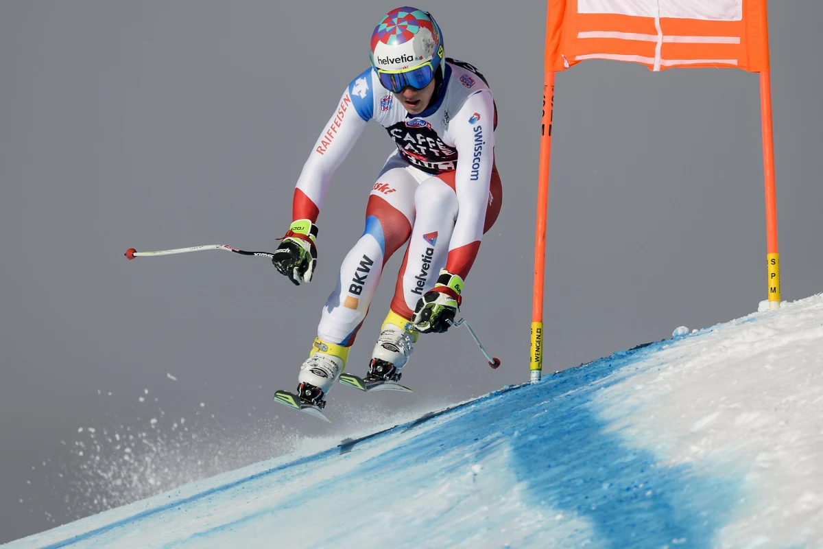 24-letni szwajcarski alpejczyk Gian Luca Barandun zginął w wypadku na paralotni. Do tragedii doszło w niedzielę w miejscowości Schluein - informuje tamtejsza federacja narciarska.