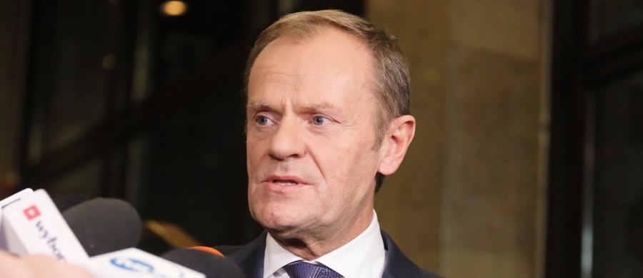 Teza, że nie panowałem nad służbami, jest w mojej ocenie kapitulacją komisji - tak były premier Donald Tusk skomentował swoje przesłuchanie przed komisją śledczą ds. Amber Gold. Szefowa komisji Małgorzata Wassermann po przesłuchaniu byłego premiera stwierdziła, że prace komisji jednoznacznie pokazały, że Donald Tusk nie zdał egzaminu i nie poradził sobie z rządzeniem tak dużym państwem jak Polska. 