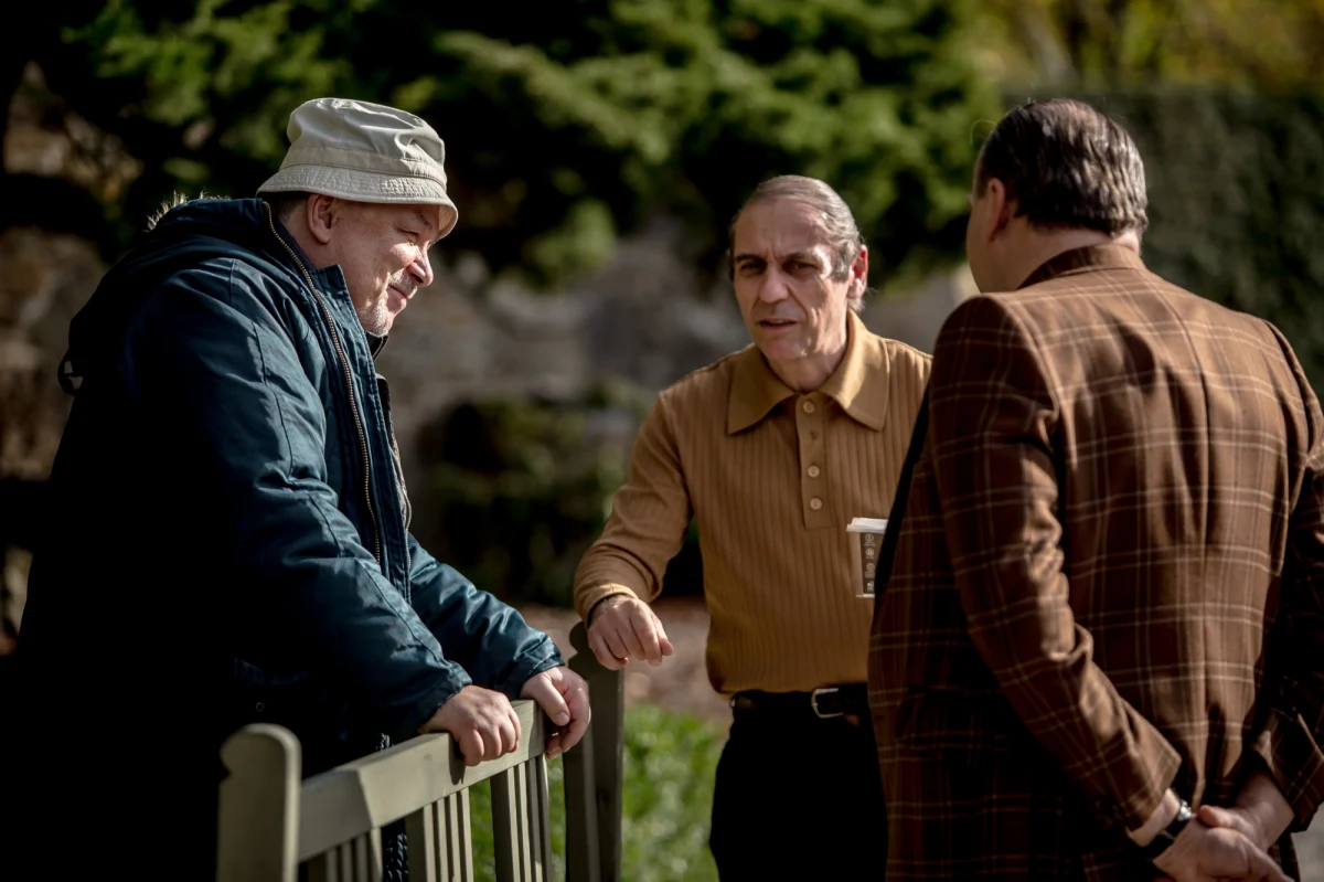 Lech Majewski wrócił do Zamku Książ w Wałbrzychu. Kręci tu sceny do swojego nowego filmu "Brigitte Bardot cudowna", w którym grają m.in. Magdalena Różczka, Andrzej Grabowski i Tomasz Sapryk. Zobaczcie zdjęcia z planu.