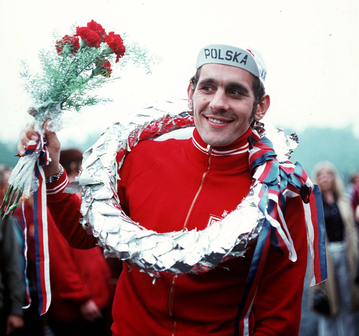 Legendarny polski kolarz Ryszard Szurkowski jest od blisko pięciu miesięcy sparaliżowany. 10 czerwca uległ wypadkowi podczas wyścigu weteranów w Kolonii. Środowisko chce mu pomóc, organizując akcję zbierania pieniędzy na leczenie w ośrodku w Kamieniu Pomorskim.