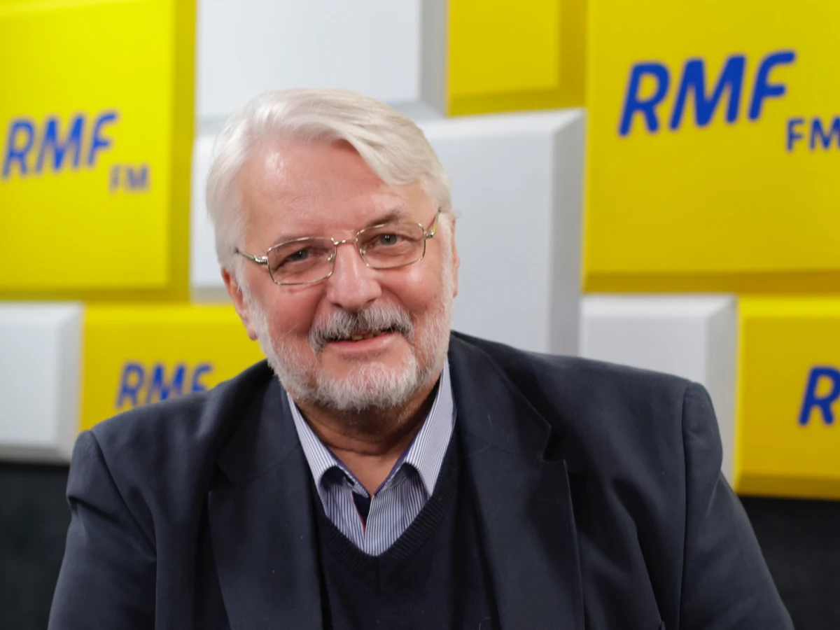 „To nie jest nękanie. To jest próba wyjaśnienia wielkich afer, jakie miały miejsce za jego czasów. Ja z wielkim niesmakiem wczoraj słuchałem jego buty, arogancji” - mówi w Porannej rozmowie w RMF FM były szef MSZ Witold Waszczykowski, odnosząc się w ten sposób do poniedziałkowego przesłuchania byłego premiera Donalda Tuska przed komisją śledczą ds. Amber Gold. „Wydaje mi się, że wszyscy oczekiwali - może nie przeprosin i bicia się w pierś - ale wykazania chociażby jakiegoś współczucia” - dodał Waszczykowski. „Widzieliśmy człowieka, który odrzuca od siebie wszystko, wszelkie zobowiązania, wszelką odpowiedzialność. Nie daj Bóg, żeby on wrócił kolejny raz kiedyś, w przyszłości, do władzy” - stwierdził gość Roberta Mazurka.