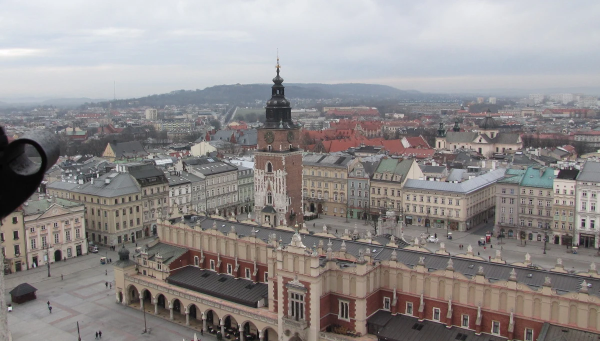 W najbliższy weekend krakowian czeka wiele atrakcji związanych z obchodami setnej rocznicy odzyskania przez Polskę niepodległości. Główne uroczystości zaczną się w niedzielę już po godz. 9 na krakowskim Powiślu przy pomniku Żołnierzy Polski Walczącej. Świętować będzie jednak można już od soboty.