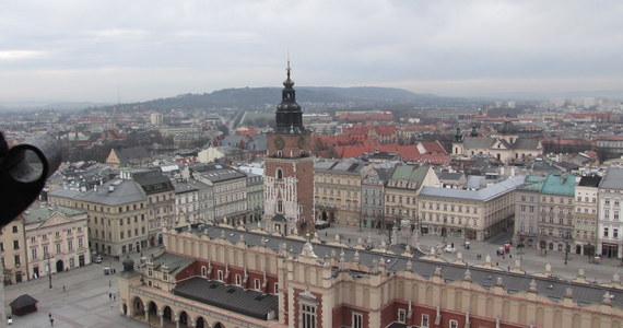 W najbliższy weekend krakowian czeka wiele atrakcji związanych z obchodami setnej rocznicy odzyskania przez Polskę niepodległości. Główne uroczystości zaczną się w niedzielę już po godz. 9 na krakowskim Powiślu przy pomniku Żołnierzy Polski Walczącej. Świętować będzie jednak można już od soboty.