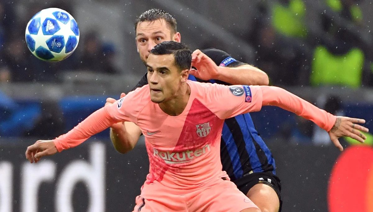 Piłkarze Barcelony zremisowali w Mediolanie z Interem 1:1 w grupie B i zapewnili sobie awans do 1/8 finału piłkarskiej Ligi Mistrzów. W najciekawszym wtorkowym spotkaniu SSC Napoli zremisowało u siebie z Paris Saint-Germain również 1:1 w grupie C.