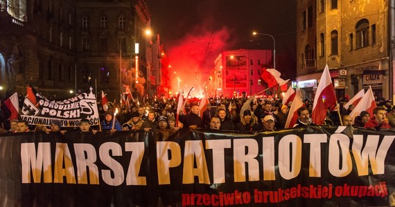 Do sądu we Wrocławiu wpłynęło odwołanie organizatorów niedzielnego Narodowego Marszu Niepodległości od decyzji prezydenta miasta, zakazującej przemarszu. Wczoraj Rafał Dutkiewicz zakazał organizacji manifestacji powołując się na względy bezpieczeństwa. Sąd ma 24 godziny by wydać decyzję w tej sprawie.