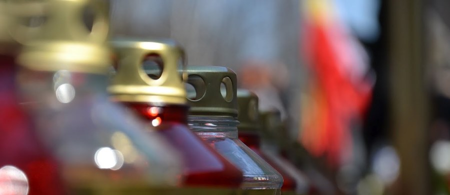 Polskie groby zniszczone w Kołomyi. Nieznani sprawcy zdewastowali krzyże na cmentarzu, gdzie pochowani są polscy jeńcy z wojny polsko-ukraińskiej w 1918 roku. O tym fakcie poinformowała prezes Towarzystwa Kultury Polskiej „Pokucie” w Kołomyi Stanisława Kołusenko. Cmentarz był świeżo po remoncie. 