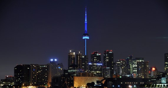 ​CN Tower w Toronto, najwyższa wieża na półkuli zachodniej, 11 listopada rozbłyśnie na biało i czerwono z okazji stulecia odzyskania przez Polskę niepodległości - poinformował Konsulat Generalny RP w Toronto, zapraszając do wspólnego świętowania rocznicy.