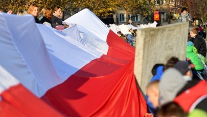 Premier do Polaków: 11 listopada bądźmy razem pod biało-czerwoną flagą