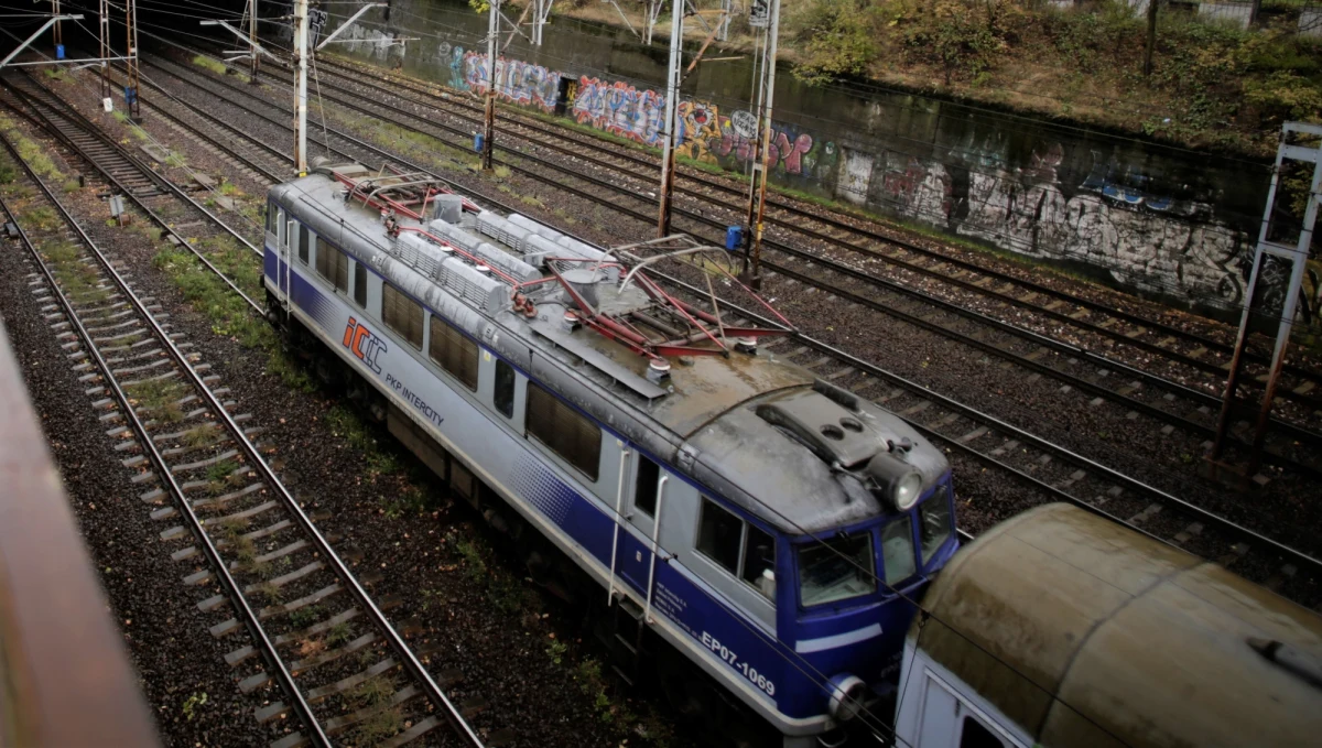 Przewoźnicy kolejowi w związku z ustanowieniem 12 listopada 2018 r. dniem wolnym od pracy nie zmienili rozkładów jazdy. Pociągli tego dnia będą jeździć tak, jak w dzień powszedni.