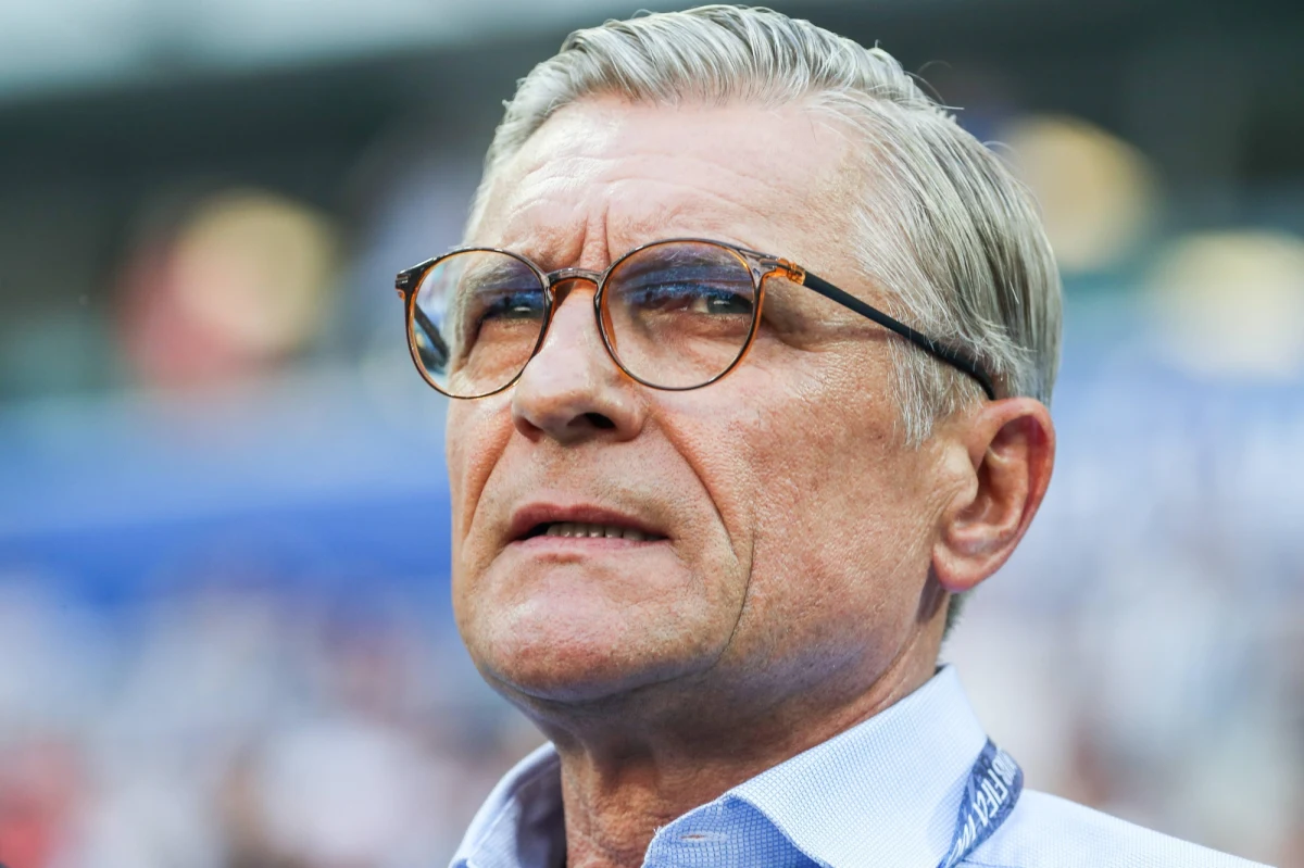 Będzie drugie spotkanie władz Lecha Poznań z Adamem Nawałką - ustalił dziennikarz RMF FM Paweł Pawłowski. Były selekcjoner reprezentacji Polski szykowany jest na trenera Kolejorza. Nawałka spotkał się już z władzami klubu wczoraj, ale na razie nie podjęto decyzji o jego zatrudnieniu.