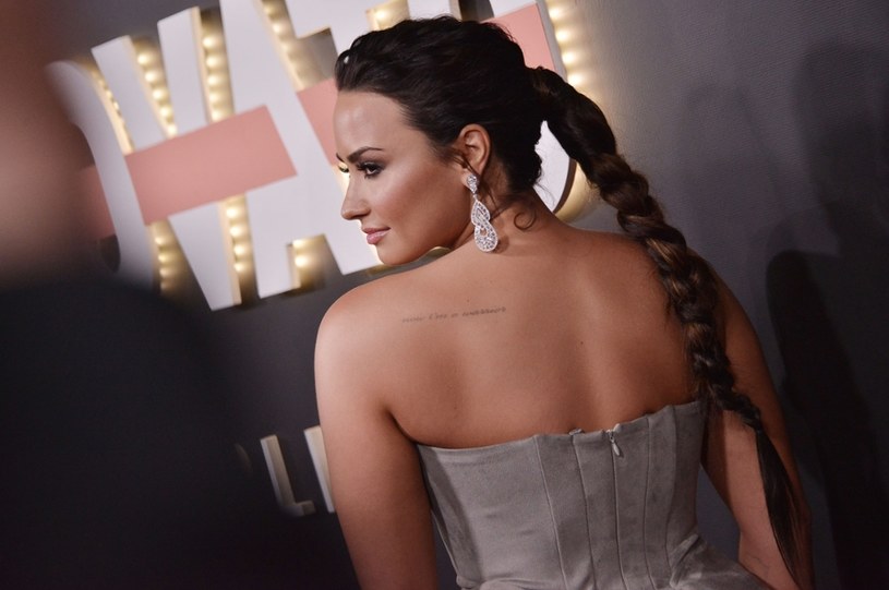 Dziewięć milionów dolarów - tyle musi wydać potencjalny nabywca luksusowego domu Demi Lovato, który wokalistka wystawiła na sprzedaż niedługo po tym, jak trafiła do kliniki odwykowej. 