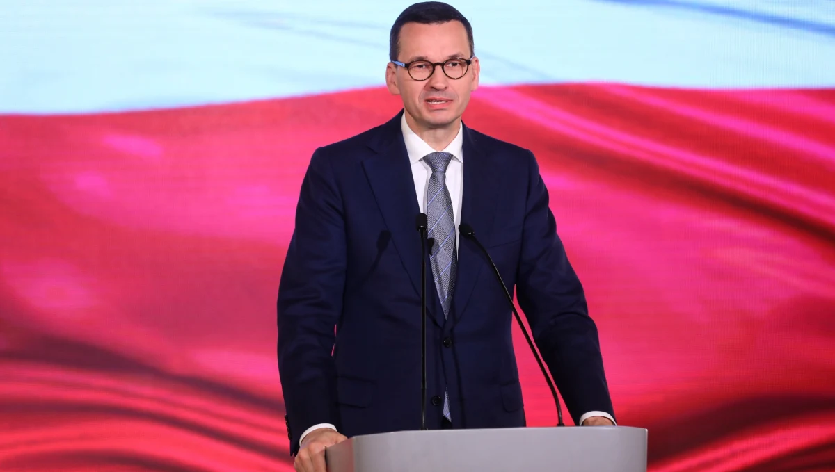 Dla wszystkich starczy miejsca pod biało-czerwoną flagą - mówił premier Mateusz Morawiecki, zapraszając Polaków i stronnictwa polityczne do wspólnej pracy na rzecz bezpieczeństwa i rozwoju gospodarczego. Podkreślił, że wzmacnianie UE jest i pozostanie fundamentem polskiej polityki zagranicznej.