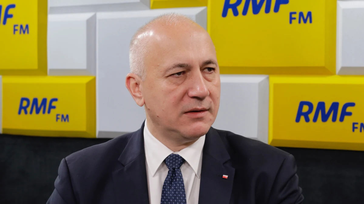 "​Pani prezydent jest w ferworze rozwiązywania"- mówi szef MSWiA Joachim Brudziński o zapowiedzi prezydent Warszawy Hanny Gronkiewicz-Waltz, która dopuszcza możliwość rozwiązania marszu 11 listopada "jeśli pojawią się jakieś niezgodne z prawem elementy".  Zdaniem gościa Krzysztofa Ziemca, marsz jest państwowy. "To są uroczystości państwowe" - podkreśla. 