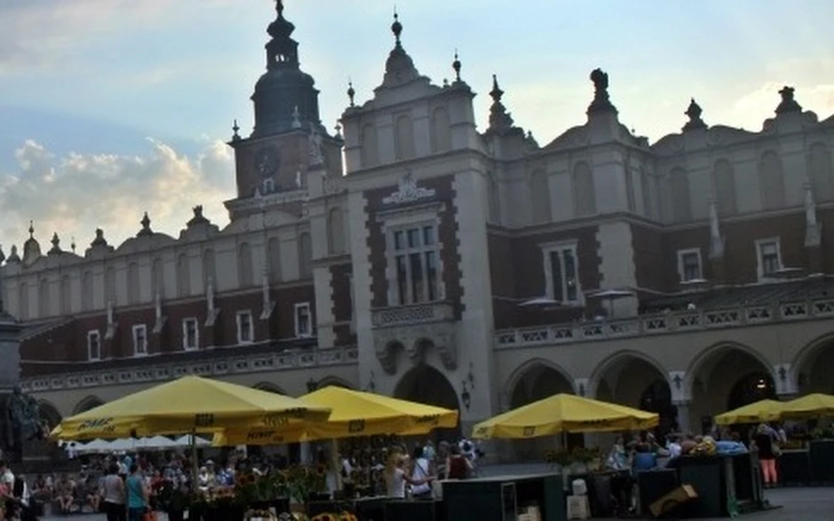 W Krakowie została zorganizowana rodzinna gra miejska - uczestnicy przemierzyli miasto odkrywając najważniejsze punkty związane z Marszałkiem Piłsudskim i jego legionami. "To dobra propozycja na spędzenie weekendu" -  mówili uczestnicy.