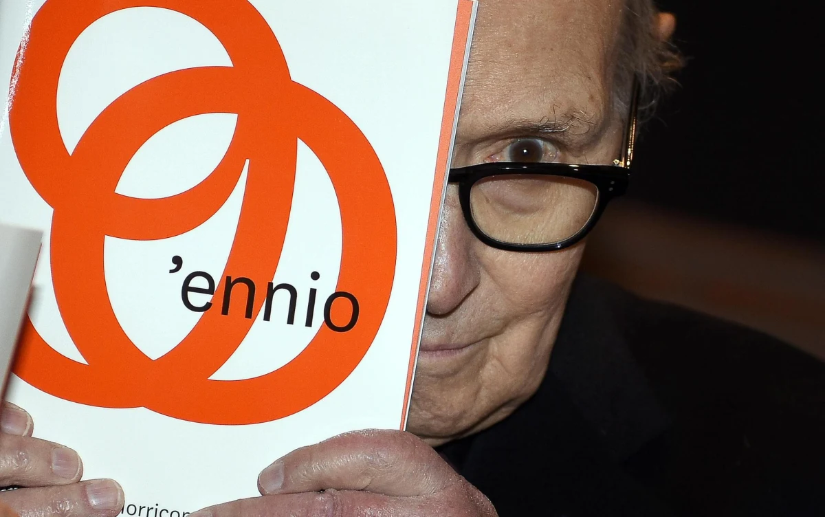 Okrągłe urodziny światowej sławy włoskiego kompozytora. Ennio Morricone - autor ponad 500 ścieżek dźwiękowych i stu utworów symfonicznych- kończy 90 lat. 