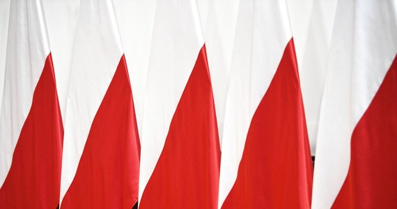 Równouprawnienie wszystkich obywateli. Wolność sumienia, słowa i zgromadzeń. 8-godzinny dzień pracy. Świecka i bezpłatna szkoła dla wszystkich. Między innymi takie obietnice składał Polakom w listopadzie 1918 roku tymczasowy rząd, kierowany przez Jędrzeja Moraczewskiego.