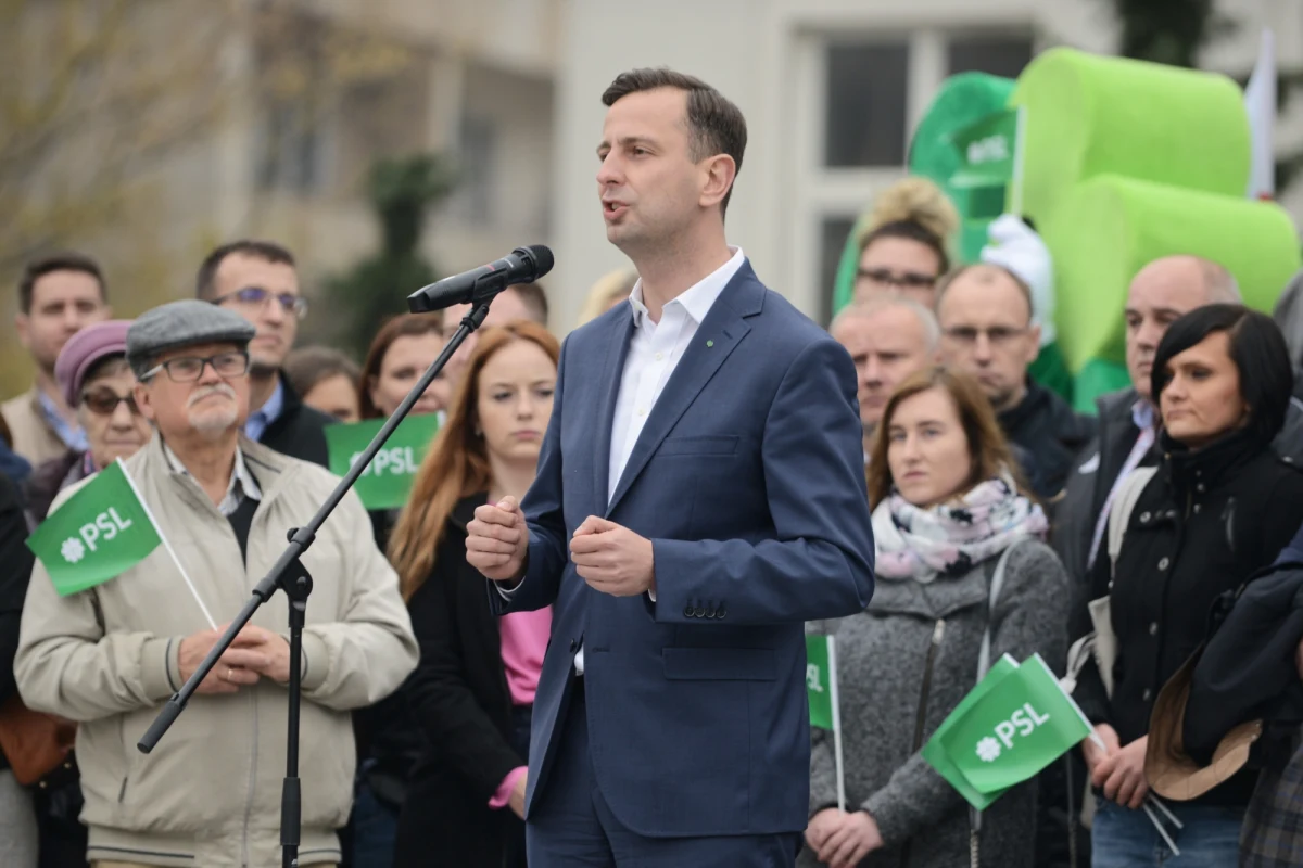 100-lecie polskiej niepodległości jest wydarzeniem o charakterze doniosłego, patriotycznego wspomnienia, przyrzeczenia, ale też myślenia o przyszłości - mówił przy grobie Wincentego Witosa w Wierzchosławicach prezes PSL Władysław Kosiniak-Kamysz.
