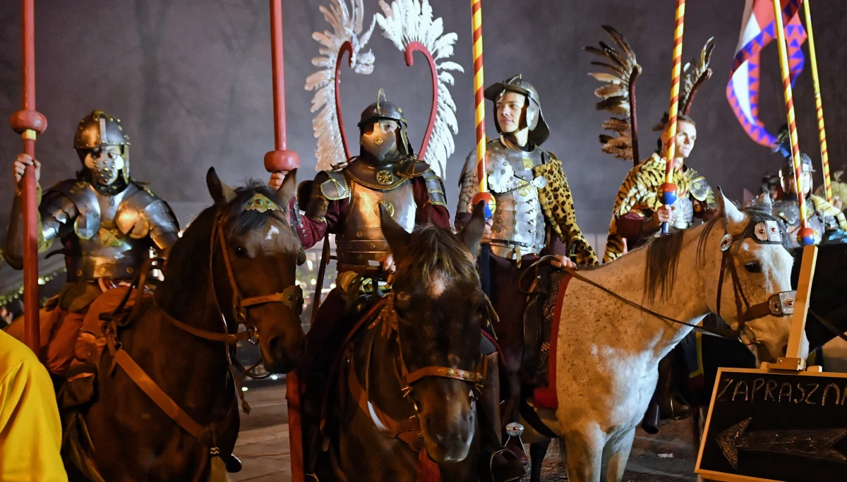 Organizatorzy Marszu Niepodległości ocenili w poniedziałek, że wydarzenie było wielkim sukcesem, również frekwencyjnym. Zapowiedzieli też, że następny marsz chcą organizować tak jak w poprzednich latach, czyli samodzielnie.

