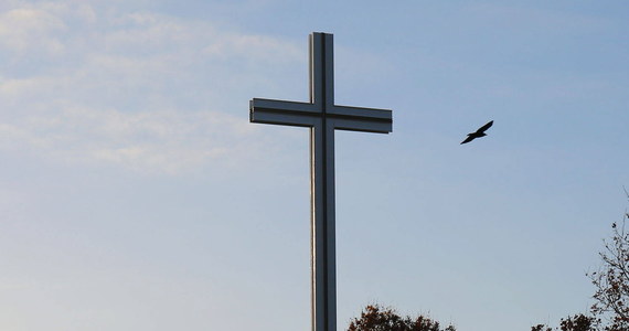 W Vancouver zniszczono fasadę polskiego kościoła. Nieznani dotąd sprawcy wymalowali na elewacji m.in. przekreślony symbol falangi i napis "Nazi raus".