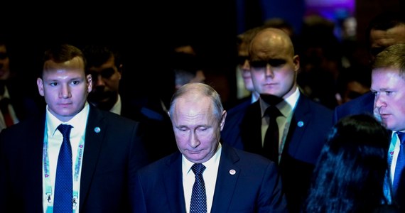 Rosja grozi całkowitym bojkotem Forum Ekonomicznego w Davos. Spotkanie polityków i ekonomistów z całego świata zaplanowane jest na 22 stycznia przyszłego roku. Zaproszenia odmówiono jednak rosyjskim biznesmenom objętymi sankcjami USA.