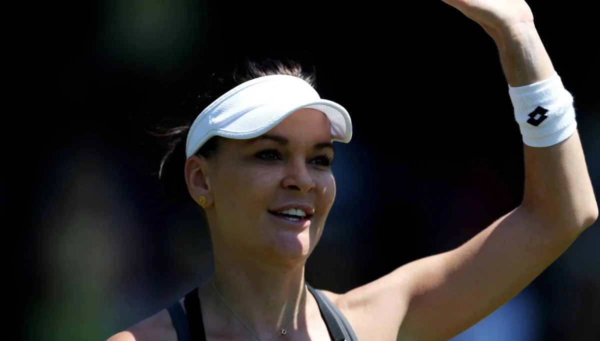 Agnieszka Radwańska postanowiła podjąć trudną decyzję i ogłosiła zakończenie 13-letniej zawodowej kariery. I choć ostatnie miesiące oraz problemy zdrowotne naszej sportowej gwiazdy nakazywały skierować myśli w stronę właśnie takiego scenariusza, to gdy taka decyzja jest już ogłoszona czujemy, że jednak nie byliśmy na to w pełni przygotowani.